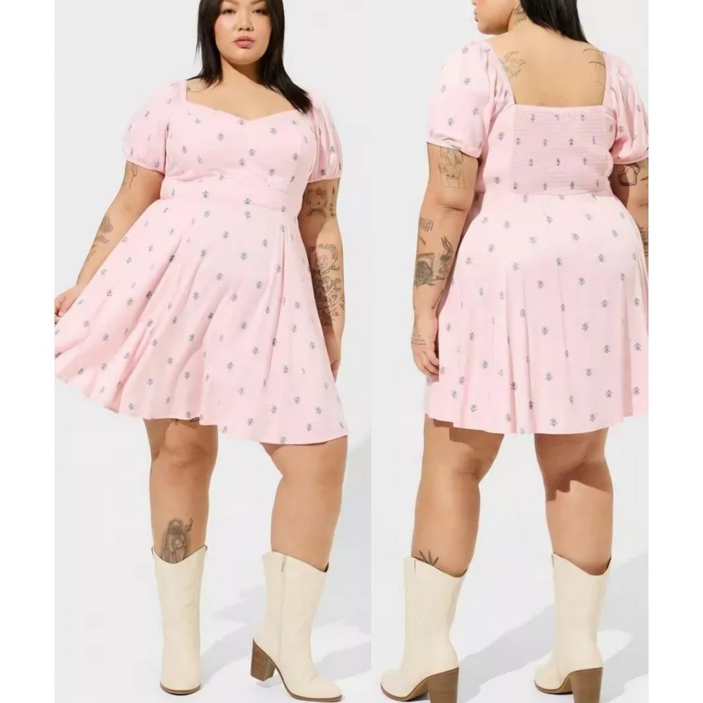Torrid Size 2 Mini Stretch Challis Sweetheart Skater Pink Floral Smocked Dress